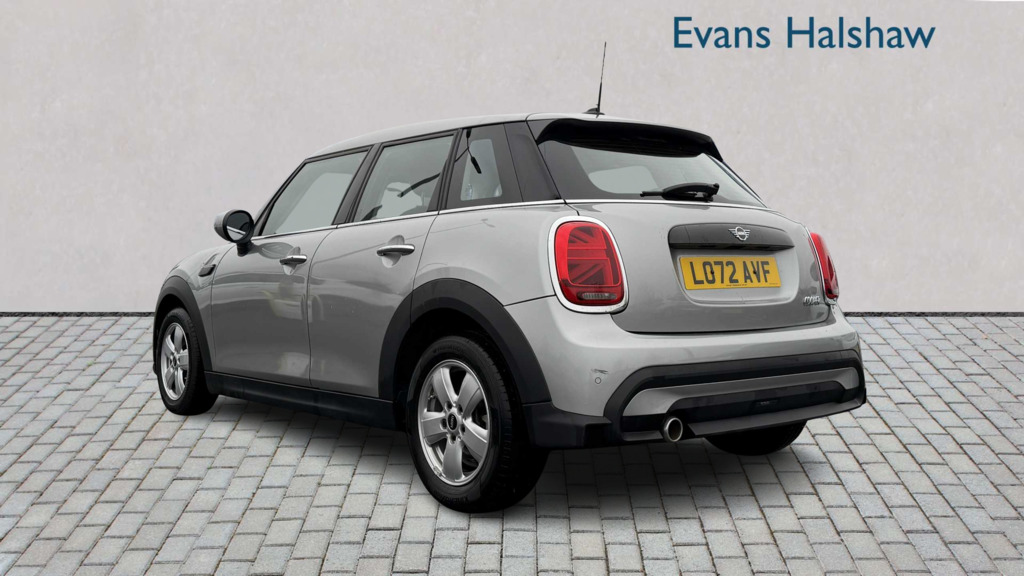 Mini Hatch 1.5 Cooper Classic 2022 LO72AVF Silver #2