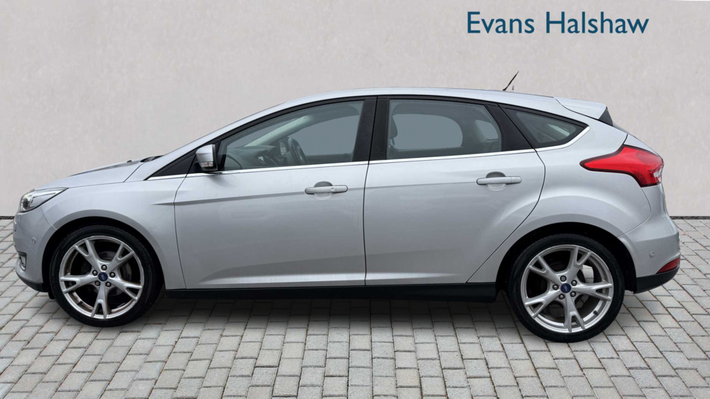 Ford Focus 1.5 Tdci 120 Titanium X Navigation 2017 ET66WZW Silver #3