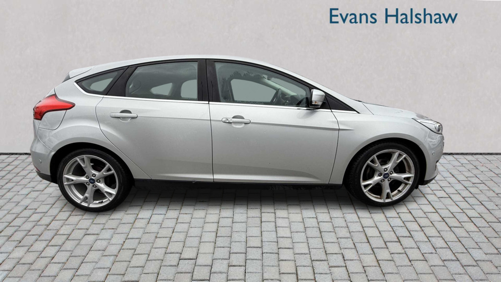 Ford Focus 1.5 Tdci 120 Titanium X Navigation 2017 ET66WZW Silver #5