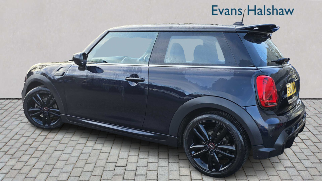 Mini Hatch 1.5 Cooper Sport 2022 FP22LZW Black #3