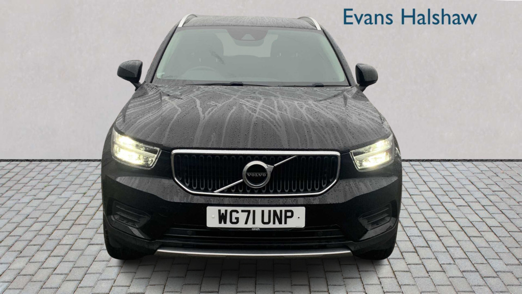 Volvo XC40 2.0 B4p Momentum 7 Speed 2022 WG71UNP Black #6
