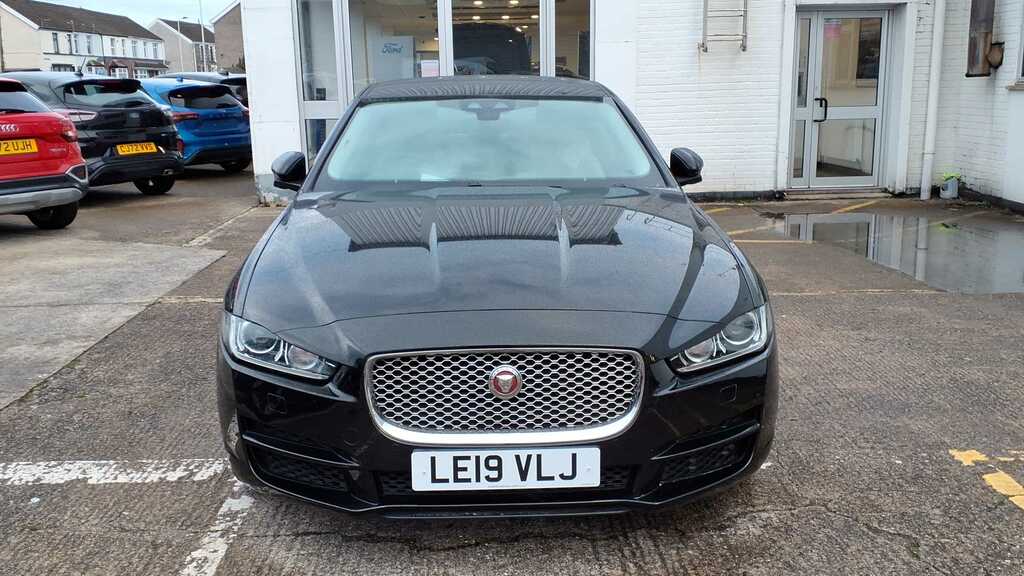 Jaguar XE 2.0 Ingenium Portfolio 2019 LE19VLJ Black #3