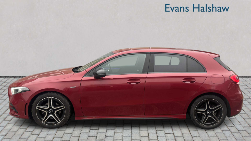 Mercedes-Benz A Class A180d Amg Line Executive Edition 2022 Red #4