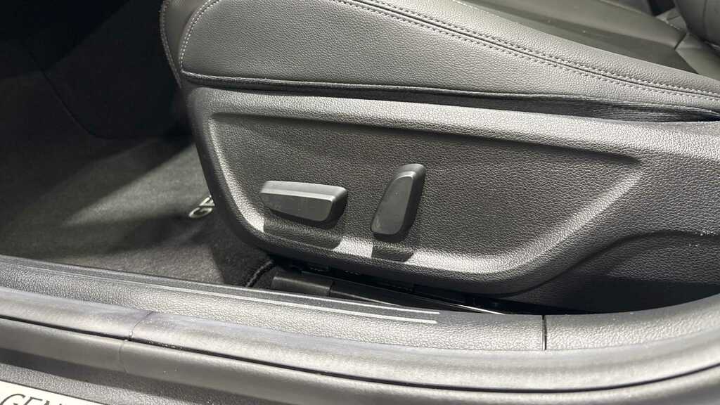 Genesis G70 2.0T 245Ps Rwd Sport Innovation Pack Blue #35