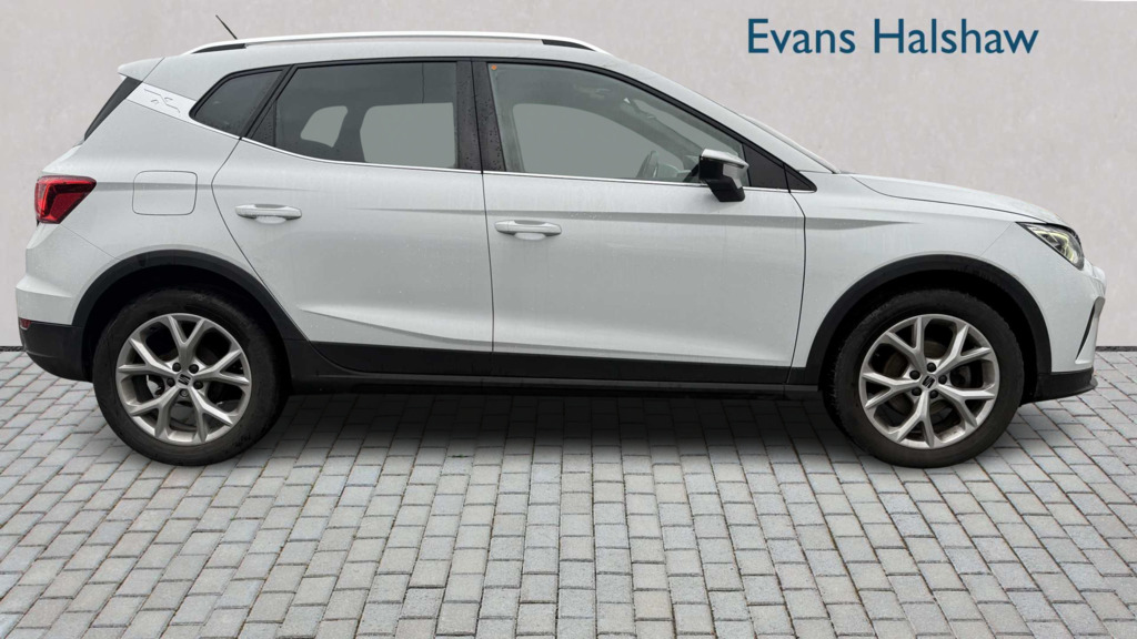 Seat Arona 1.0 Tsi 115 Fr 2024 KW24OAN White #2