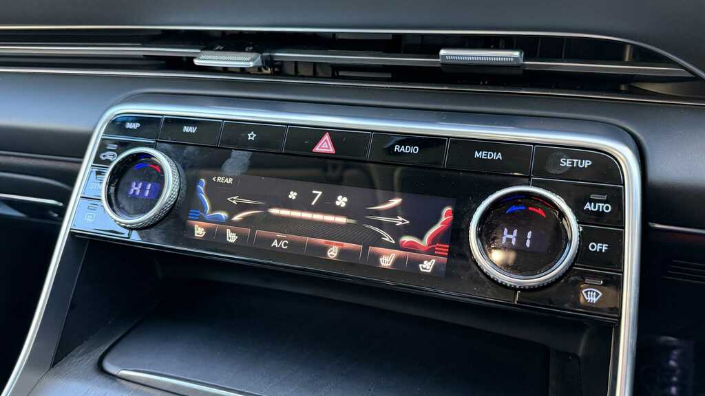 Genesis GV80 2.5T Luxury Plus Awd 6 Seat 2024 Blue #32