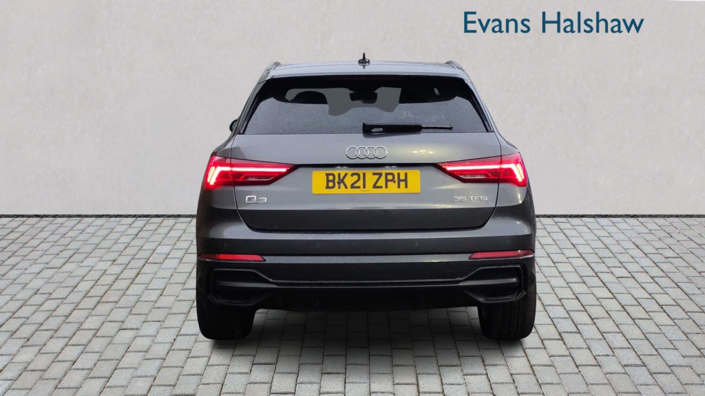 Audi Q3 35 Tfsi Black Edition S Tronic 2021 BK21ZPH Grey #4