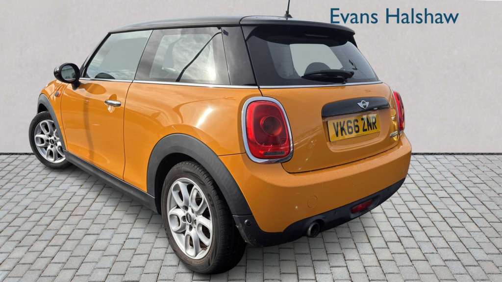 Mini Hatch 1.5 Cooper 2016 VK66ZNR Orange #2