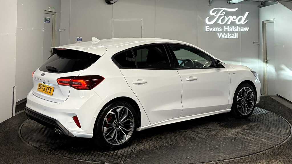 Ford Focus 1.0 Ecoboost Hybrid Mhev St-line X 2025 BP75XFK White #5