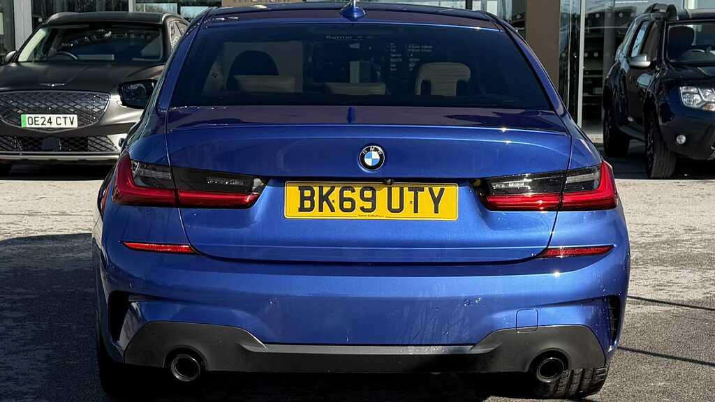 BMW 3 Series 320D M Sport Techplus Pack 2019 BK69UTY Blue #2