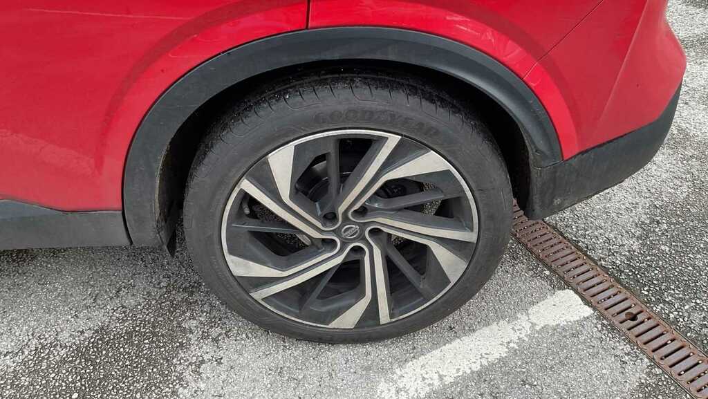 Nissan Qashqai 1.3 Dig-t Mh 158 Tekna 2021 YHZ5644 Red #3