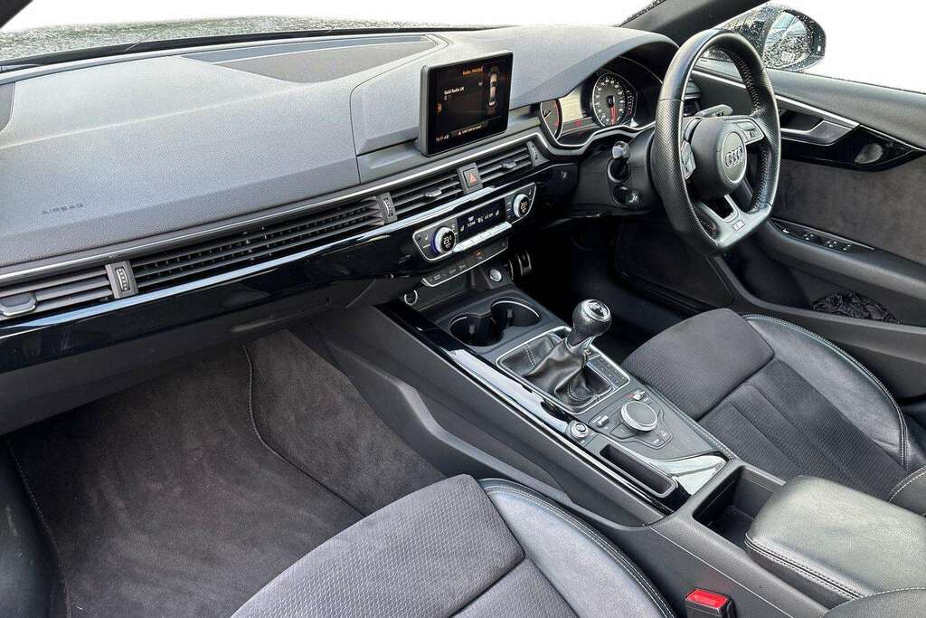 Audi A4 2.0 Tdi Black Edition 2018 MV68VZH Grey #2