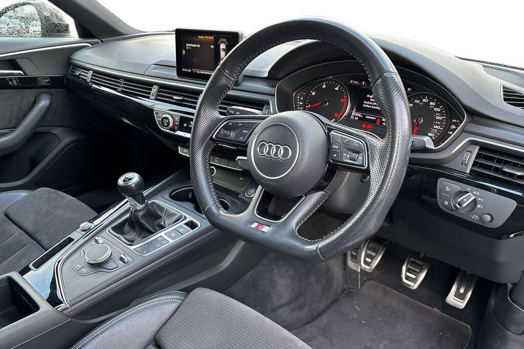 Audi A4 2.0 Tdi Black Edition 2018 MV68VZH Grey #5