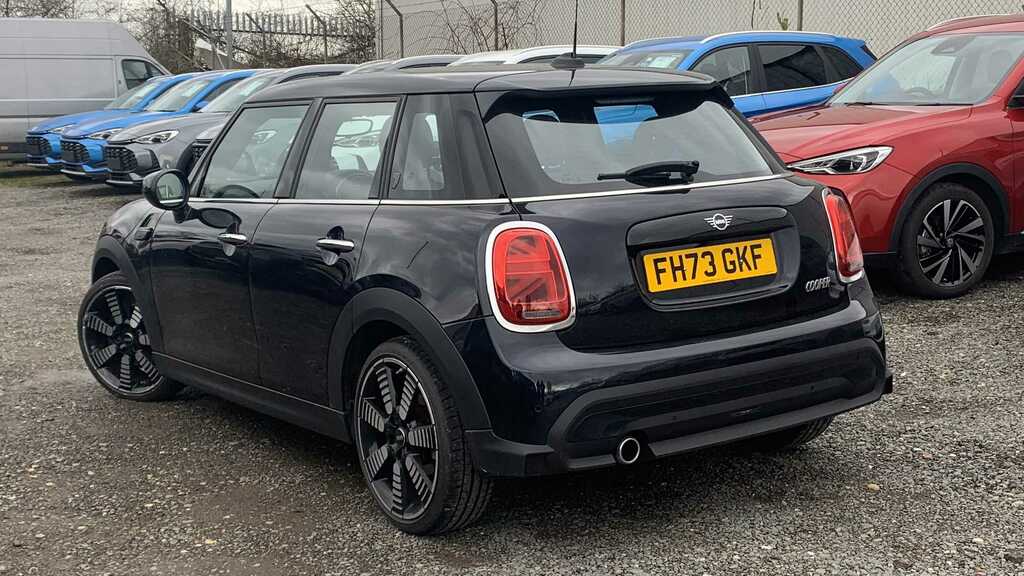 Mini Hatch 1.5 C Exclusive 2024 FH73GKF Black #2