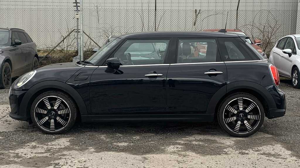 Mini Hatch 1.5 C Exclusive 2024 FH73GKF Black #6