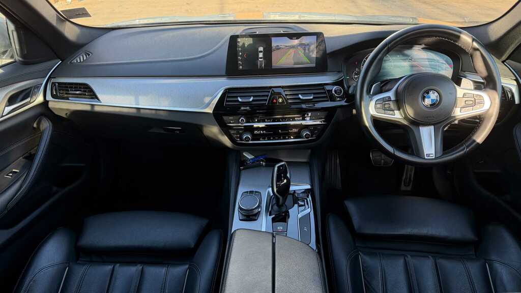 BMW 5 Series 520D Xdrive M Sport 2018 YD68OOG #4