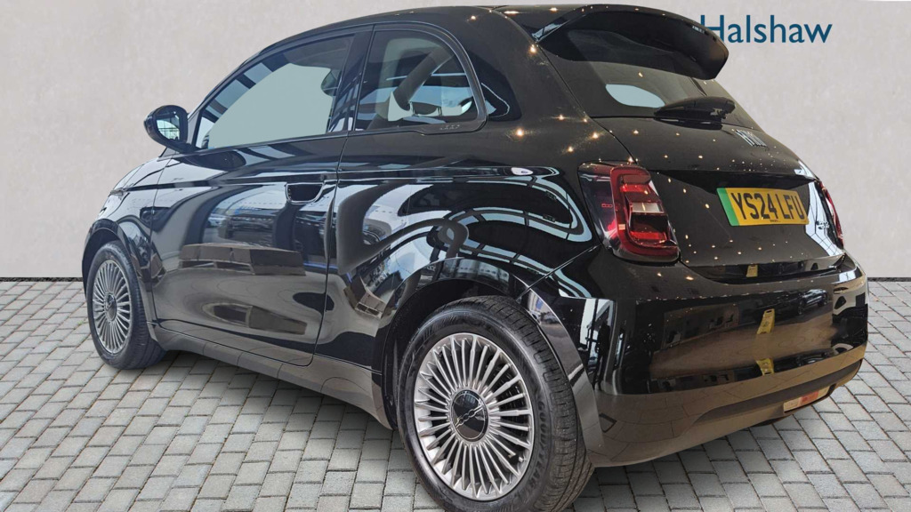 Fiat 500 87Kw 42Kwh 2024 YS24LFU Black #2