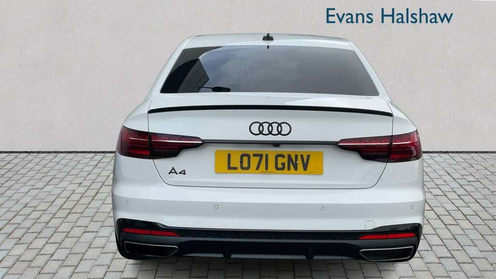 Audi A4 35 Tdi Black Edition S Tronic 2022 White #4
