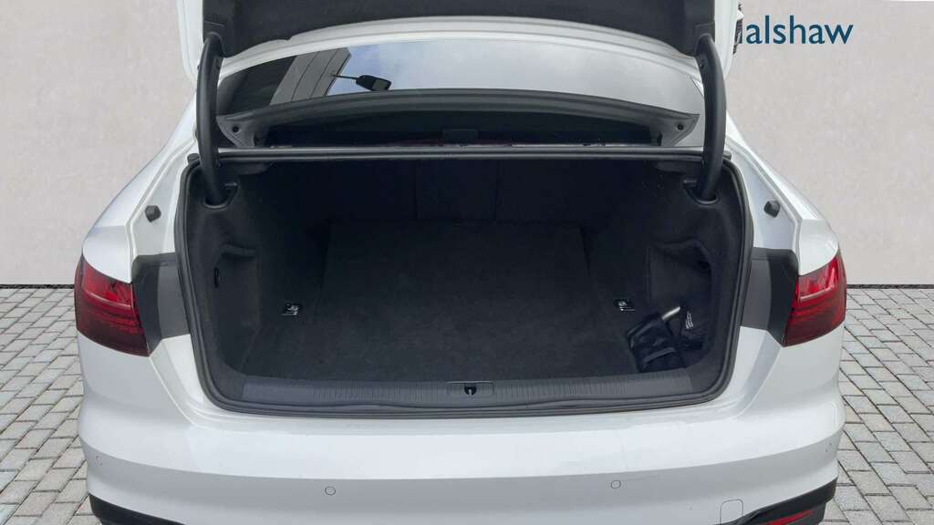 Audi A4 35 Tdi Black Edition S Tronic 2022 White #6
