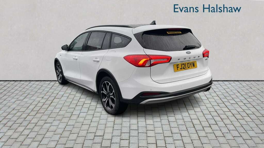 Ford Focus 1.0 Ecoboost Hybrid Mhev 125 Active X Edition FJ21OYW White #4