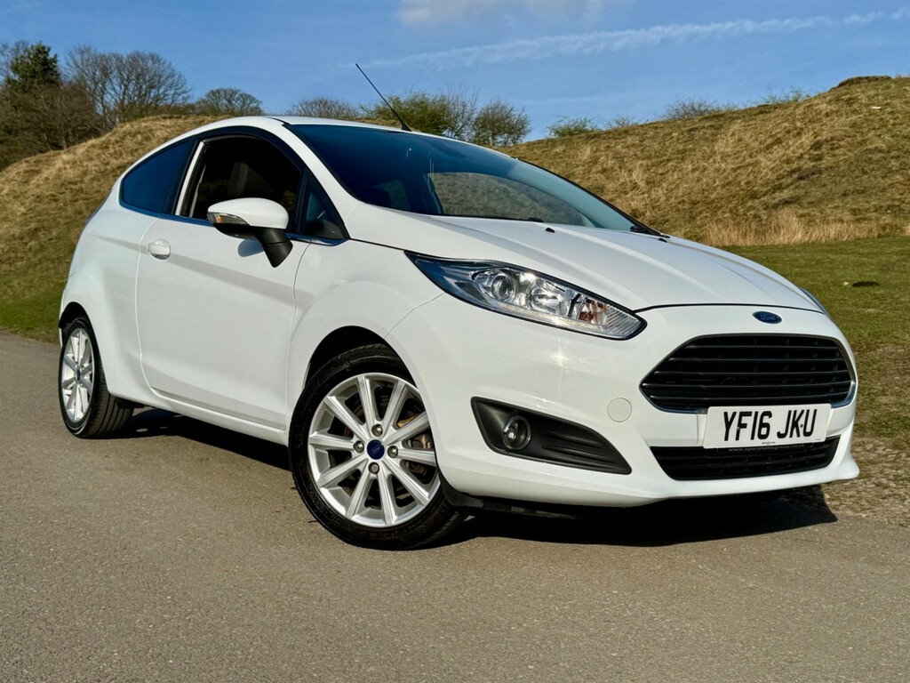 Ford Fiesta 1.0T Ecoboost Titanium Euro 6 Ss White