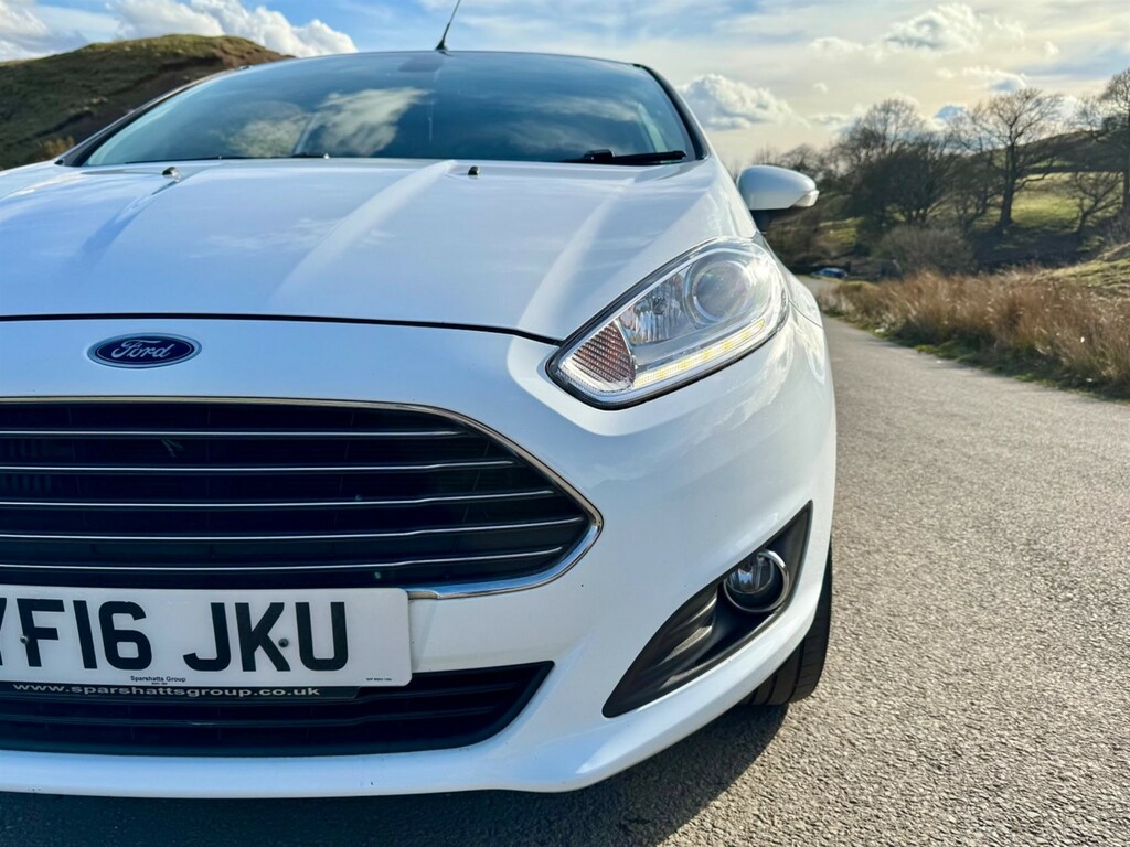 Ford Fiesta 1.0T Ecoboost Titanium Euro 6 Ss YF16JKU White #4