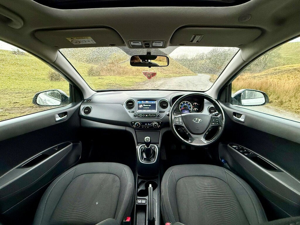 Hyundai I10 1.2 Premium Se Euro 6 BP67FZO Grey #3