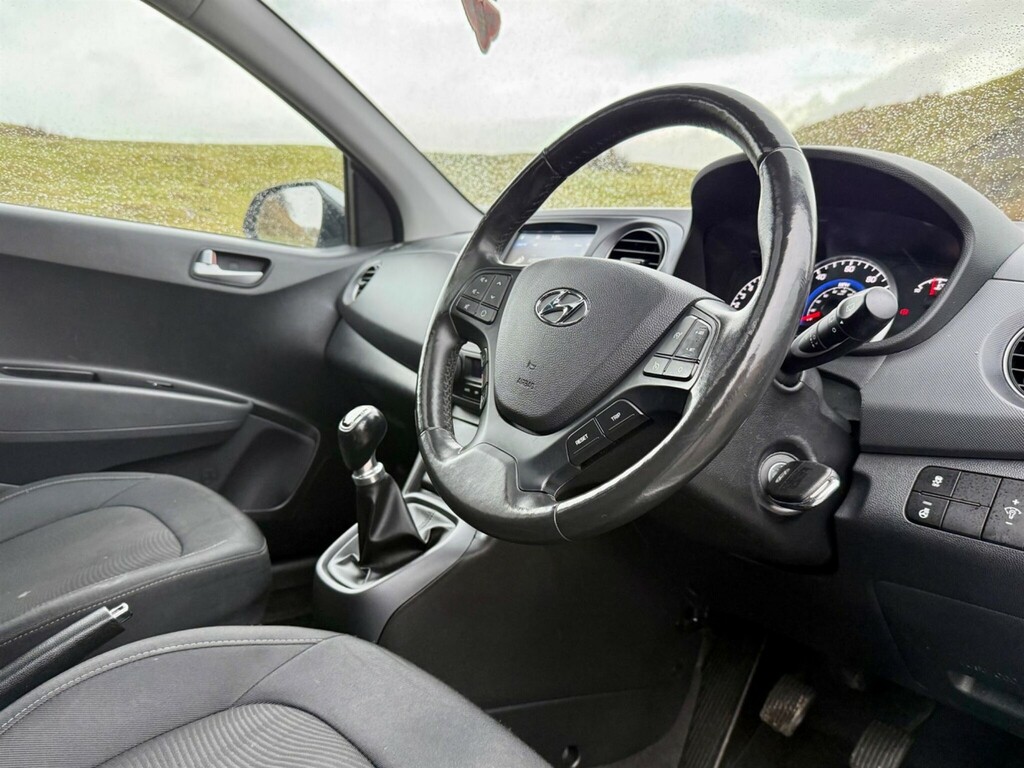 Hyundai I10 1.2 Premium Se Euro 6 BP67FZO Grey #2