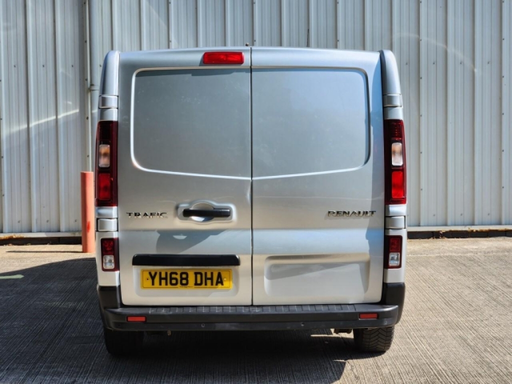 Renault Trafic 1.6L Ll29 Sport YH68DHA Silver #4