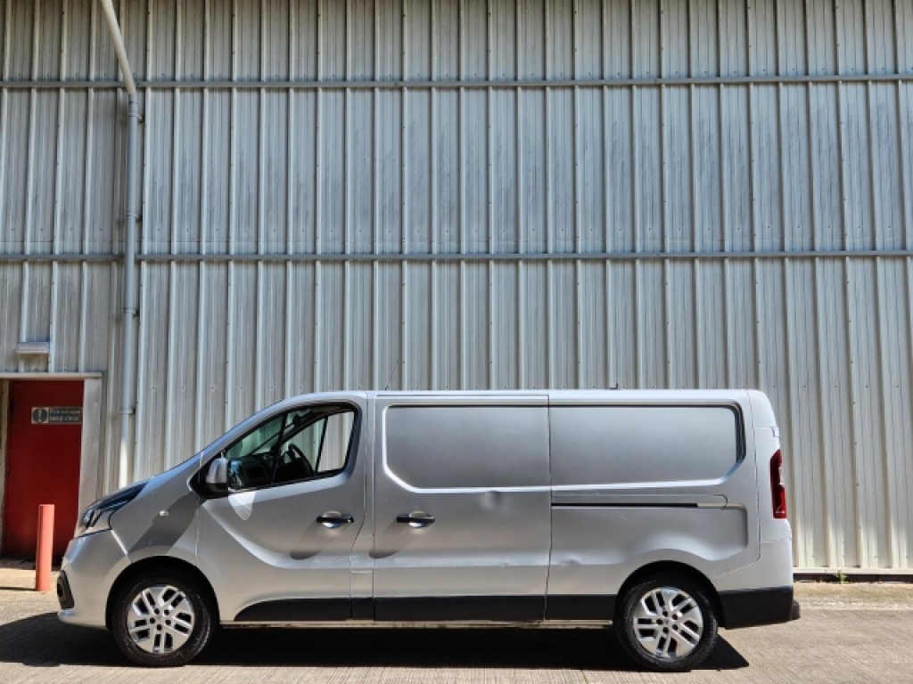 Renault Trafic 1.6L Ll29 Sport YH68DHA Silver #6