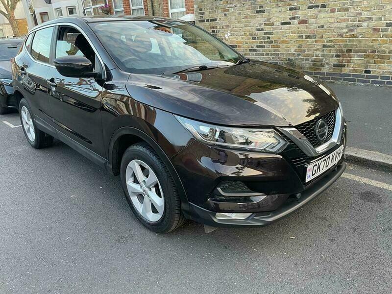 Nissan Qashqai 1.3 Dig-t Acenta Premium Black #2