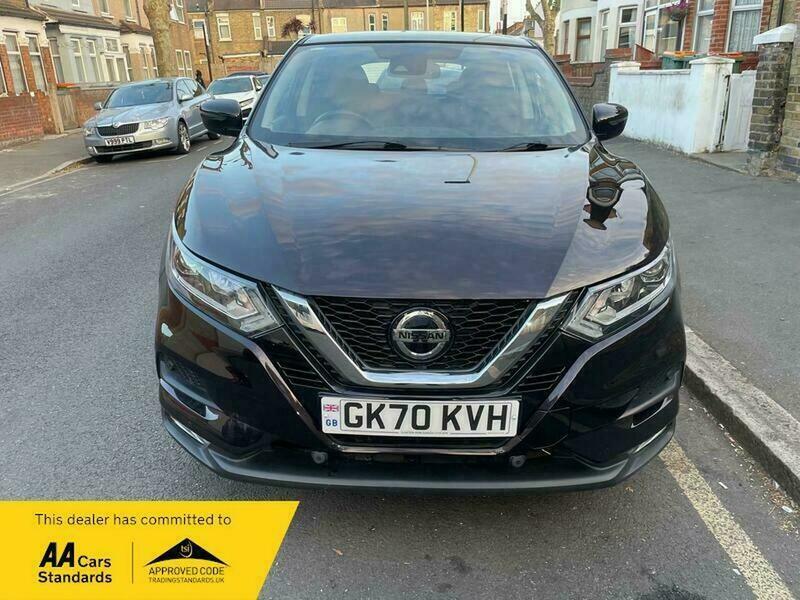Nissan Qashqai 1.3 Dig-t Acenta Premium Black #3
