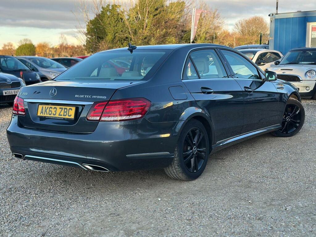 Mercedes-Benz E Class Saloon 2.1 E300dh Bluetec Se G-tronic Euro 5 Ss Grey #3