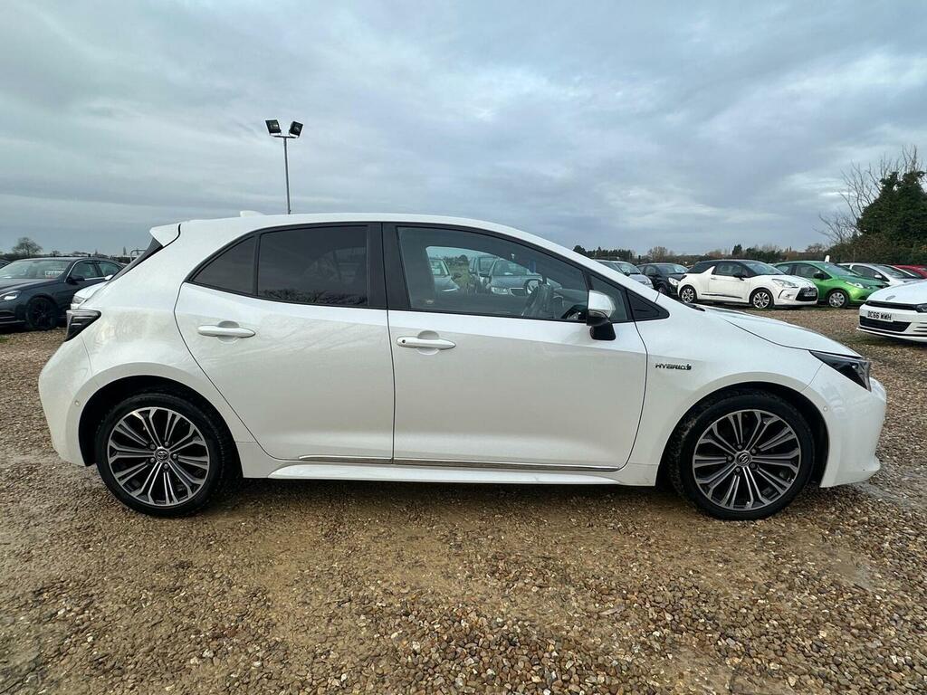 Toyota Corolla Hatchback 1.8 Vvt-h Design Cvt Euro 6 Ss 2 DG69DNY White #5