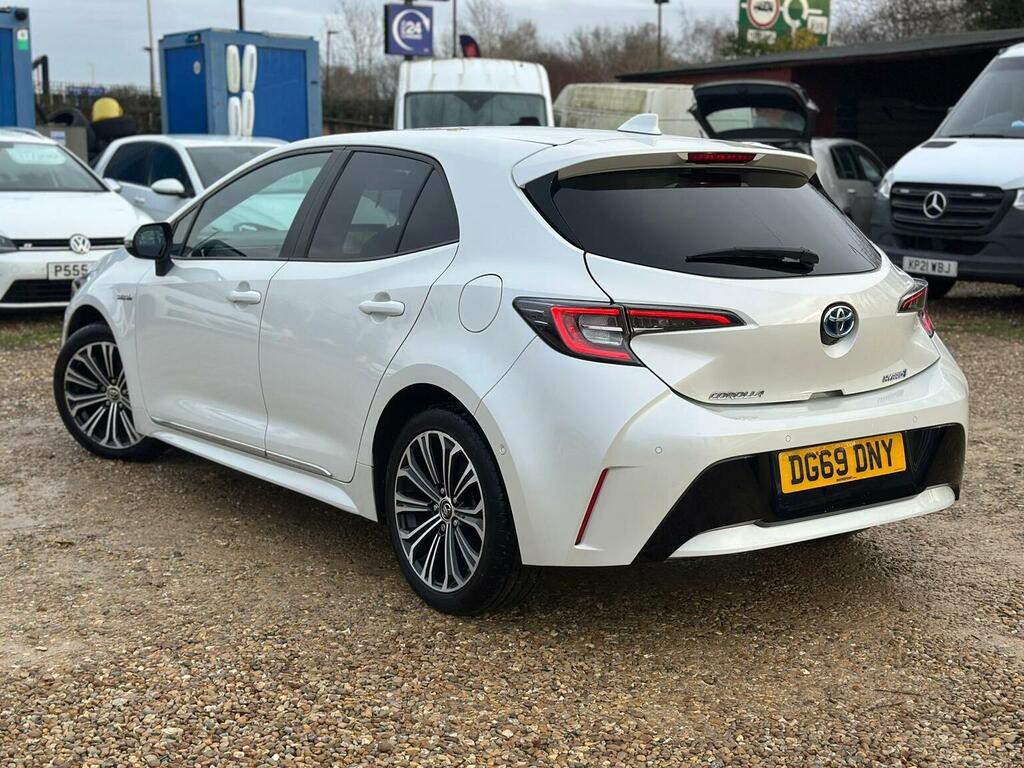 Toyota Corolla Hatchback 1.8 Vvt-h Design Cvt Euro 6 Ss 2 DG69DNY White #4