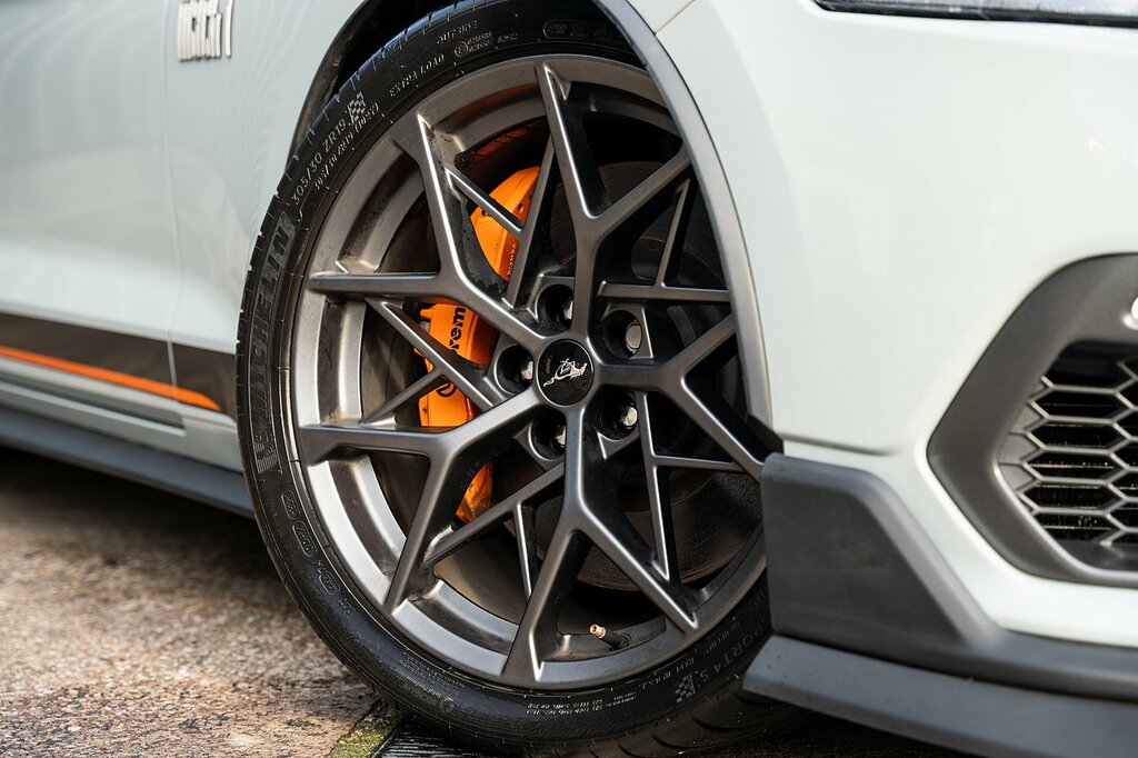 Ford Mustang V8 Mach 1 Grey