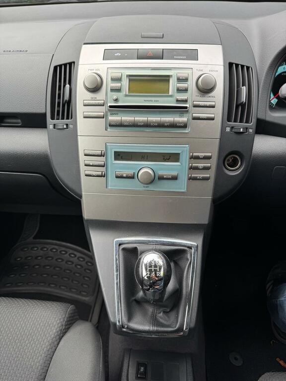 Toyota Corolla Verso 1.8 Vvt-i T3 Grey #20