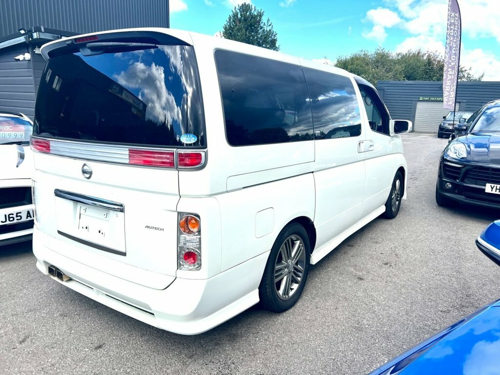 Nissan Elgrand 2.5 Rider 8 Seater White #6