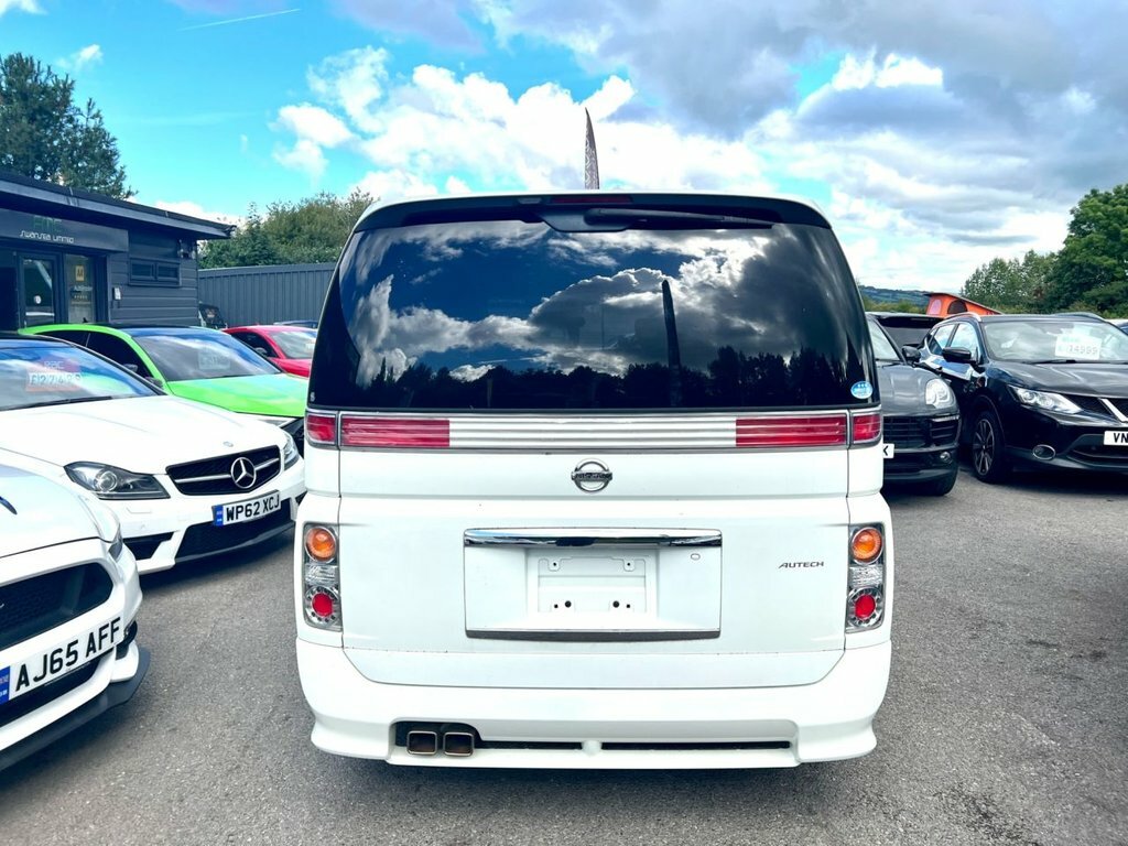 Nissan Elgrand 2.5 Rider 8 Seater White #5