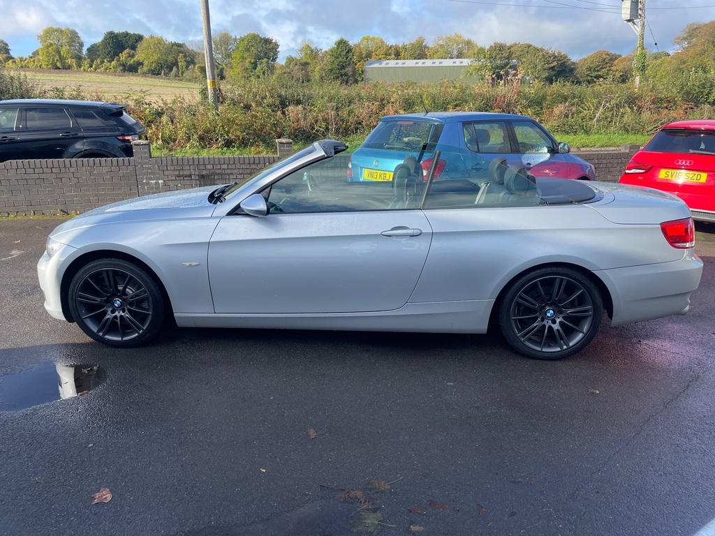 BMW 3 Series Convertible 325I Se Highline 2009 Silver #3