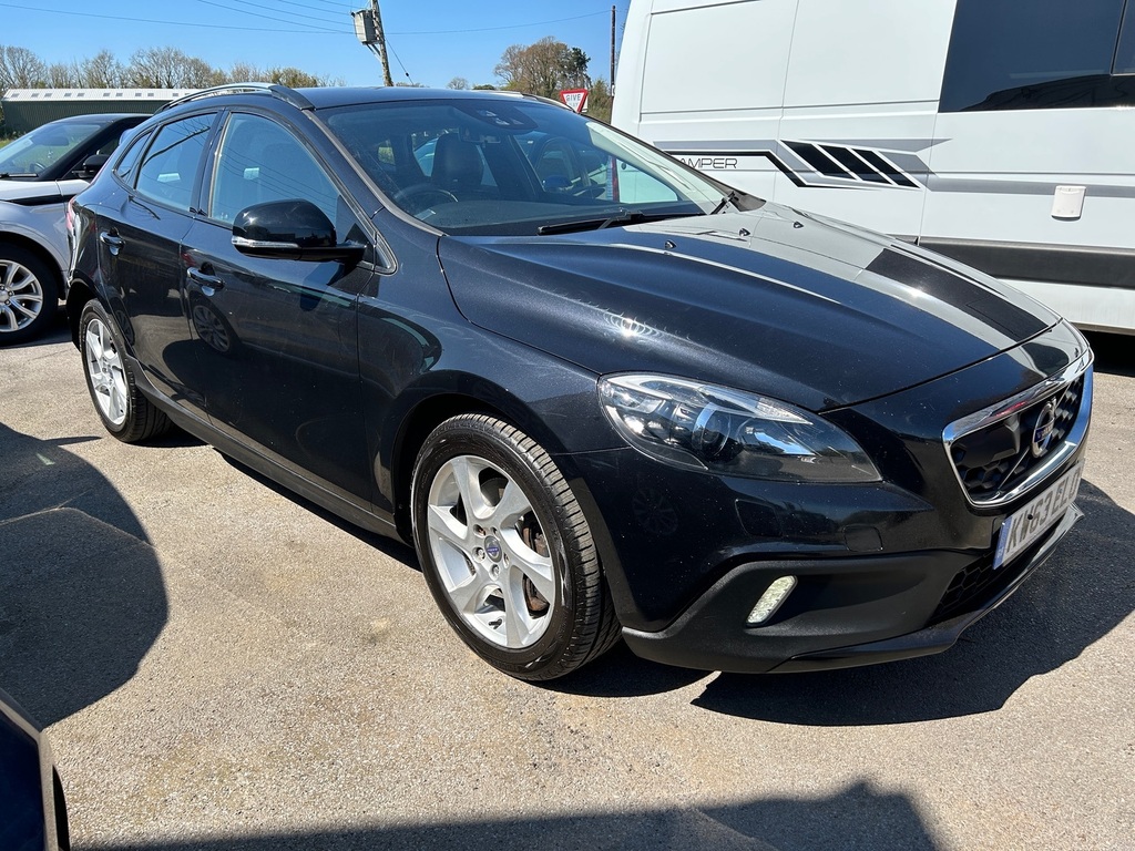 Volvo V40 Cross Country Hatchback D3 Cross Country Lux Nav 2014 Black