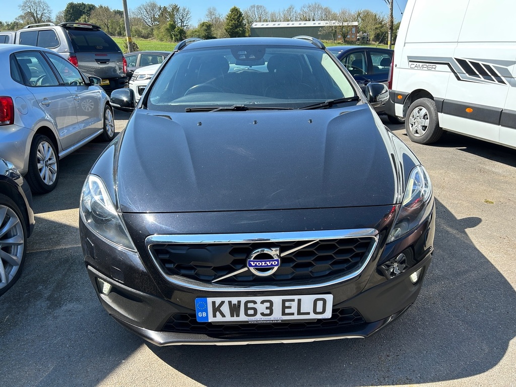 Volvo V40 Cross Country Hatchback D3 Cross Country Lux Nav 2014 Black #2