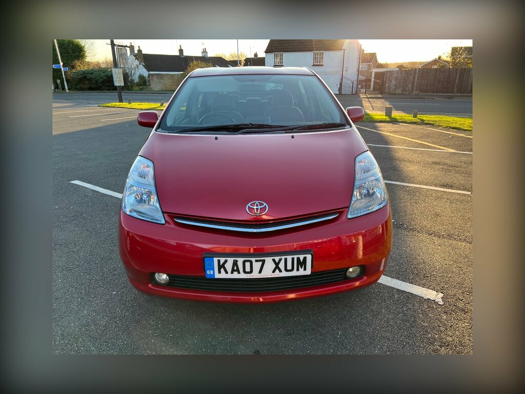 Toyota Prius 1.5 Vvti T4 Hybrid Cvt Red #2