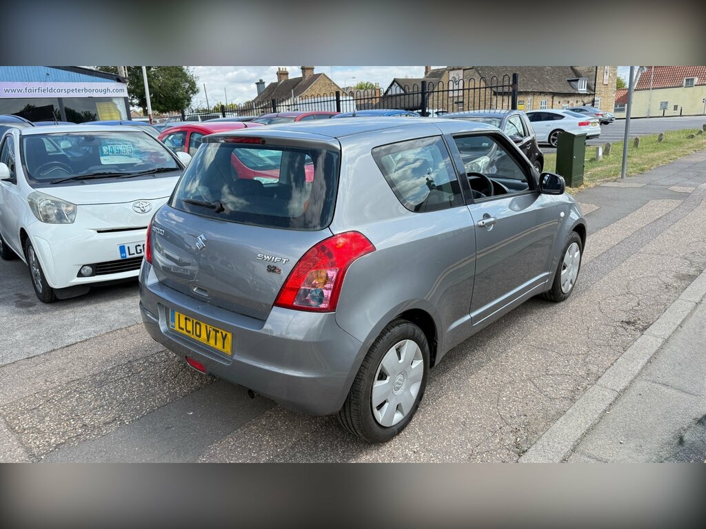 Suzuki Swift 1.3 Sz2 Hatchback 140 Gkm, 91 Grey