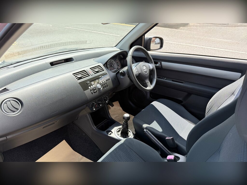 Suzuki Swift 1.3 Sz2 Hatchback 140 Gkm, 91 Grey #5