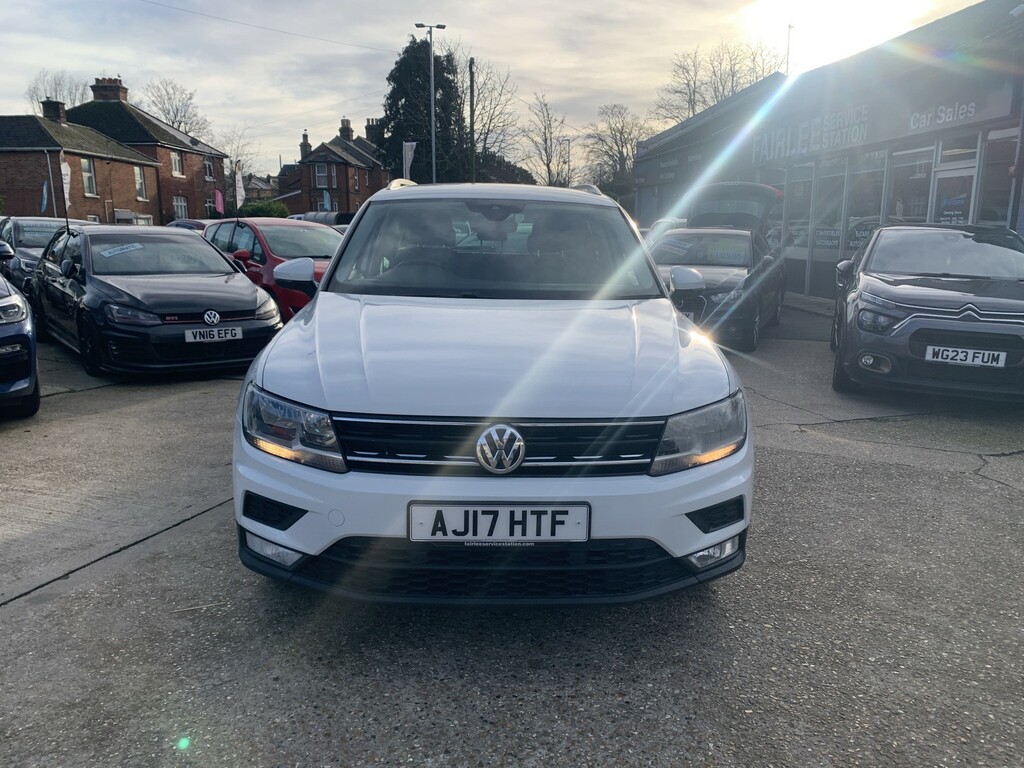 Volkswagen Tiguan Suv 2.0 Tdi Bluemotion Tech Se Navigation 2017 AJ17HTF White #3