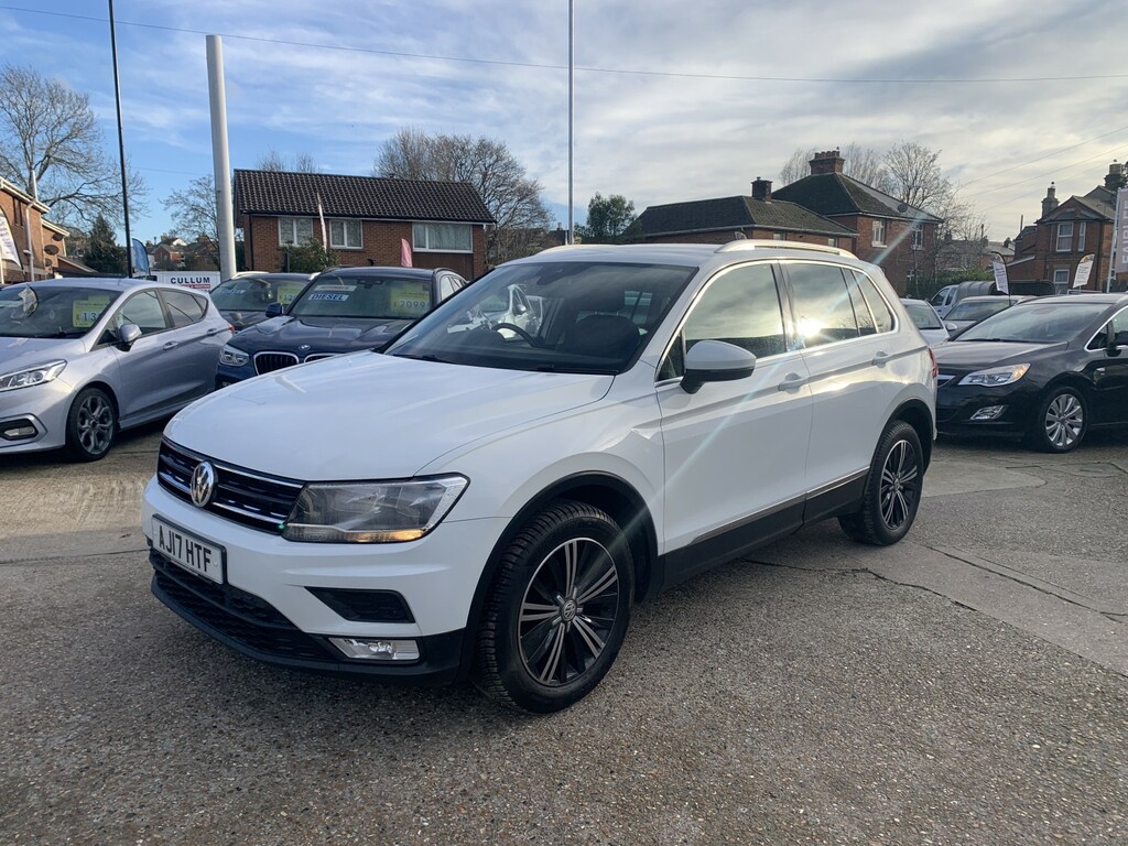 Volkswagen Tiguan Suv 2.0 Tdi Bluemotion Tech Se Navigation 2017 AJ17HTF White #4