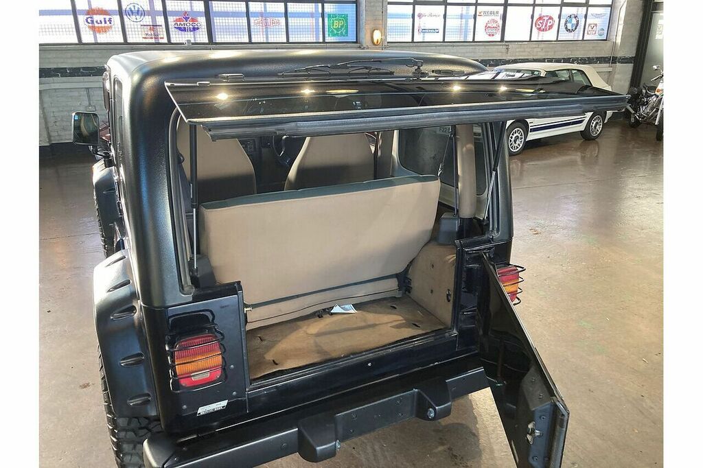 Jeep Wrangler 4.0 Sahara Hard Top Green #4