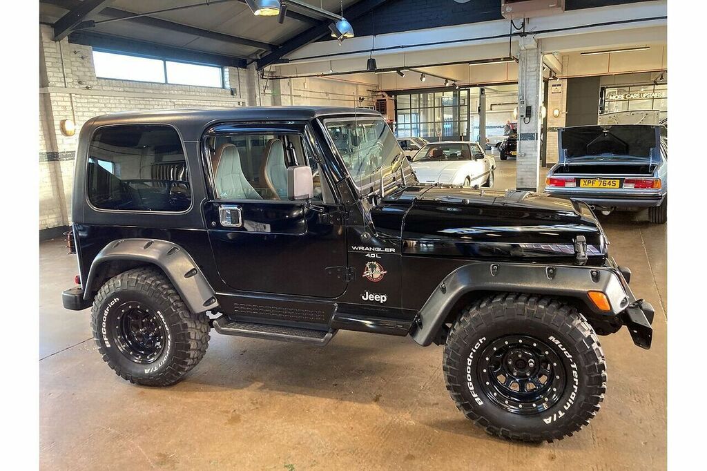 Jeep Wrangler 4.0 Sahara Hard Top Green #1