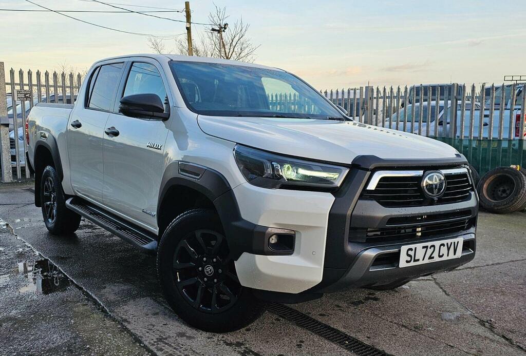 Toyota HILUX Pickup 2.8 D-4d Invincible X 4Wd Euro 6 Ss White